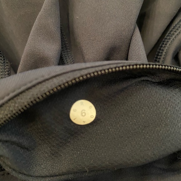 Lululemon Mid Rise Pace Rival Crop - Picture 6 of 6